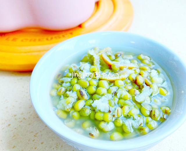 绿色的陈皮绿豆汤▎铸铁锅的做法