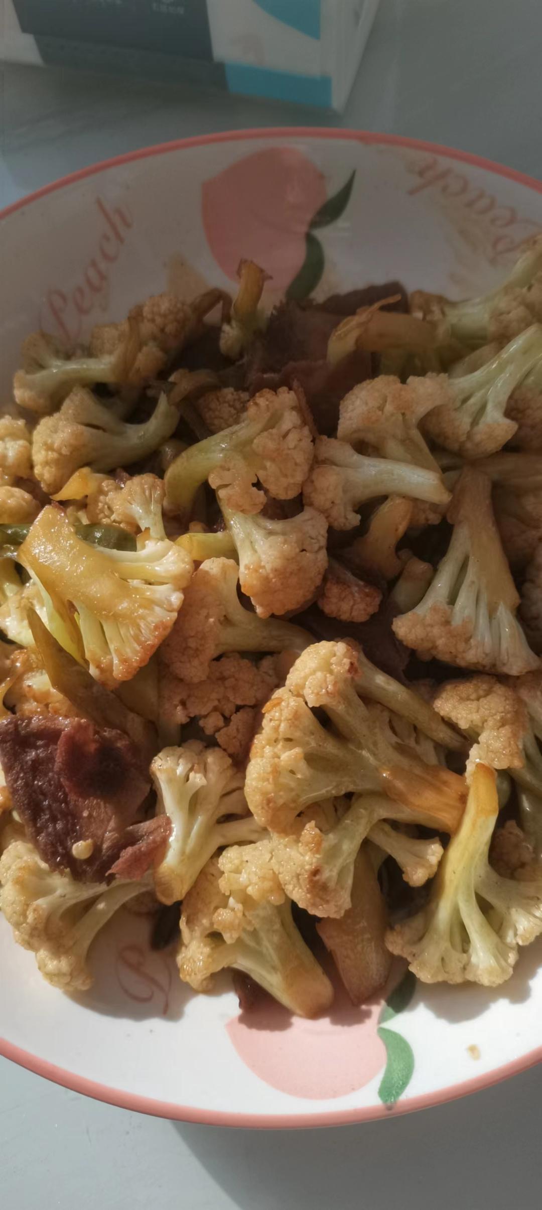 菜花炒肉的做法