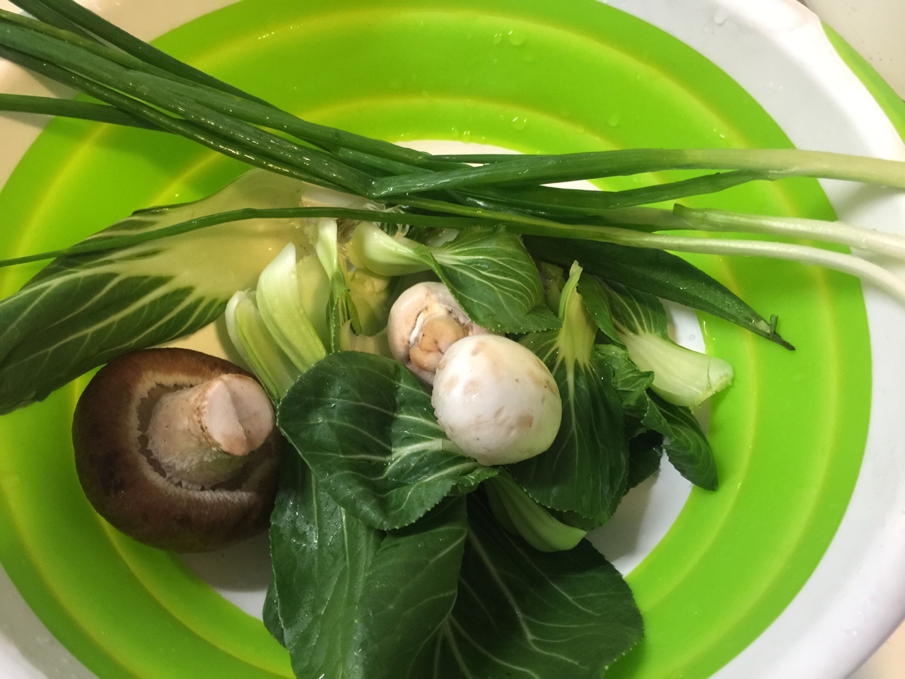 冬季感冒专用蔬菜瘦肉砂锅粥的做法 步骤1