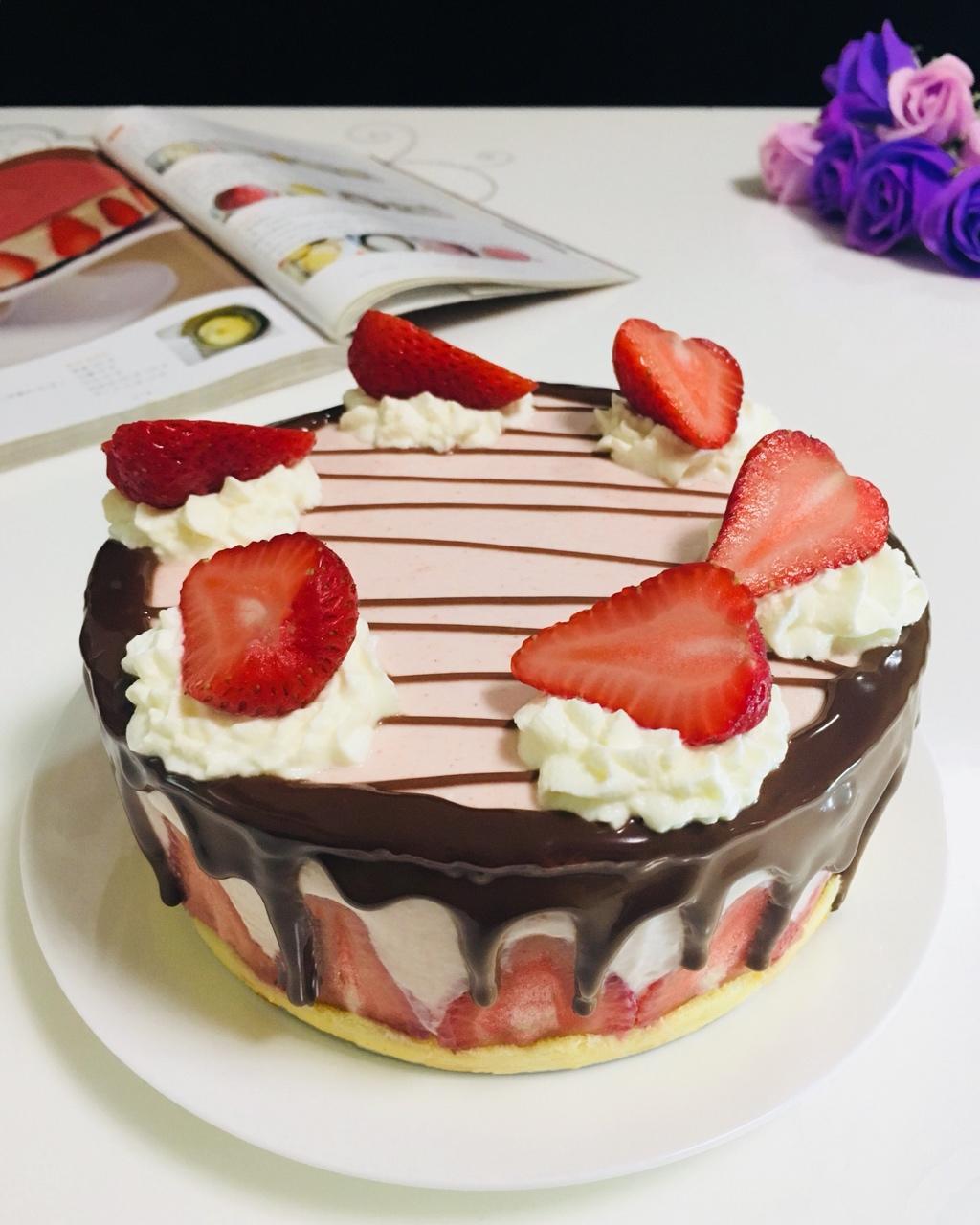 巧克力草莓慕斯蛋糕