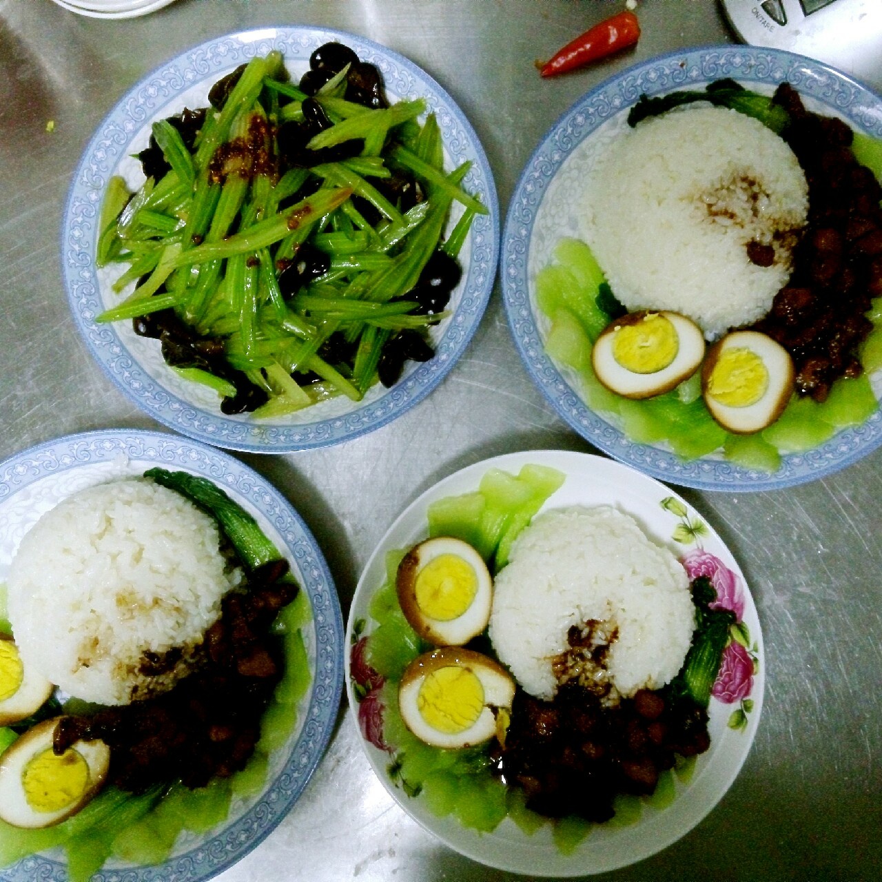 洋葱酥卤肉饭