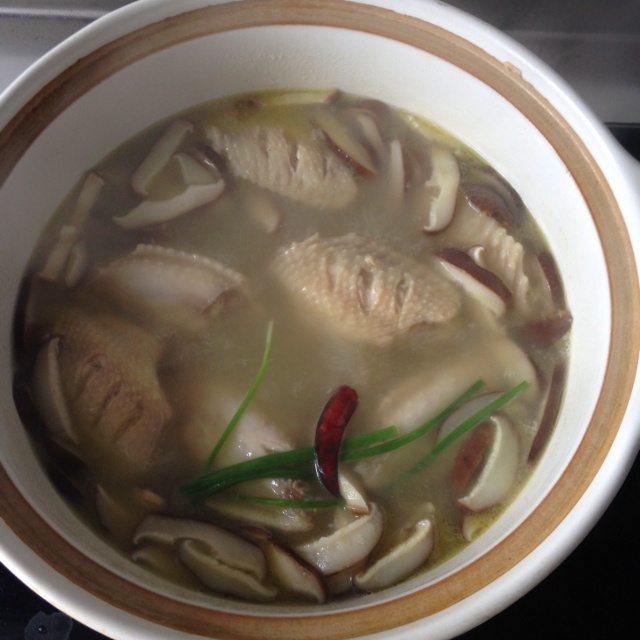 香菇炖鸡翅