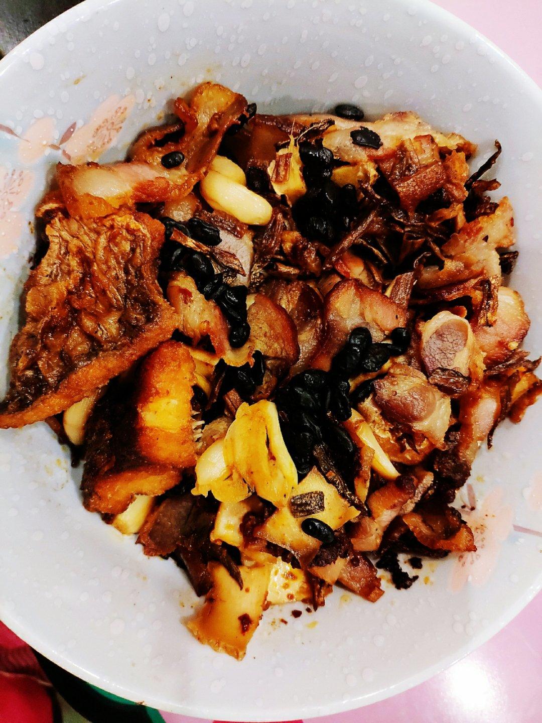 风干腊肉蒸腊鱼