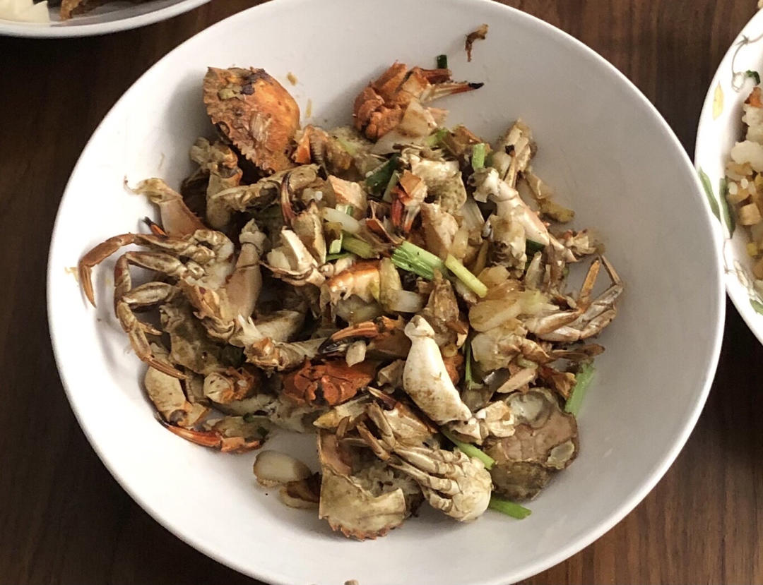 剩螃蟹再回锅--干煸螃蟹