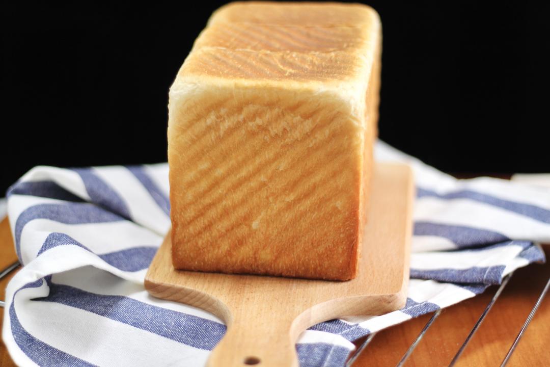 柔软的基础白吐司的做法