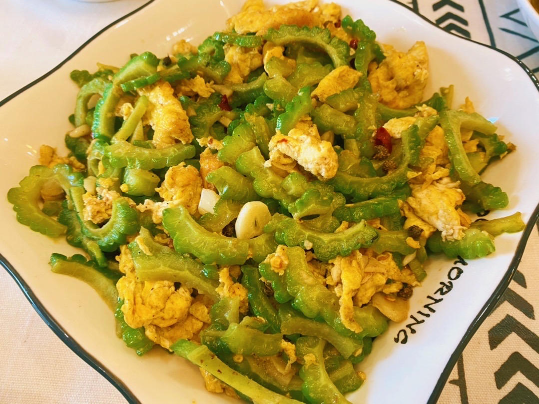 苦瓜炒鸡蛋（超好吃）