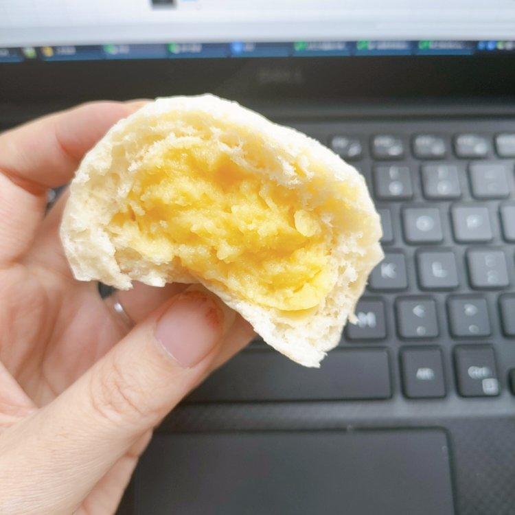 松软香甜的奶黄包，很快就可以搞定。