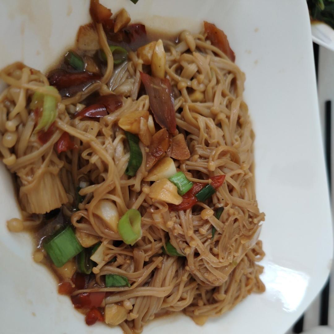 超级下饭的蒜蓉金针菇！好吃到爆