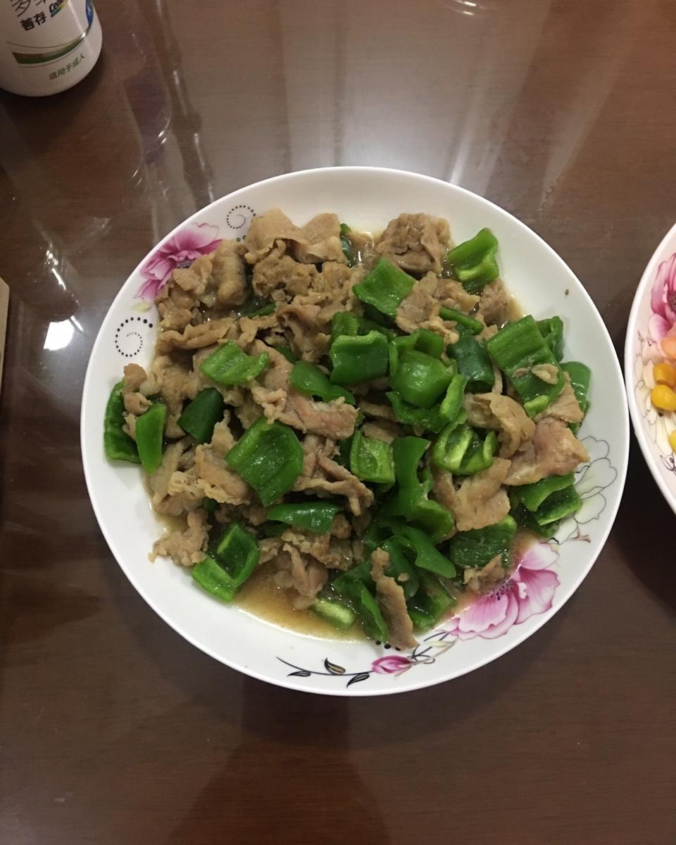 孜然牛肉炒青椒