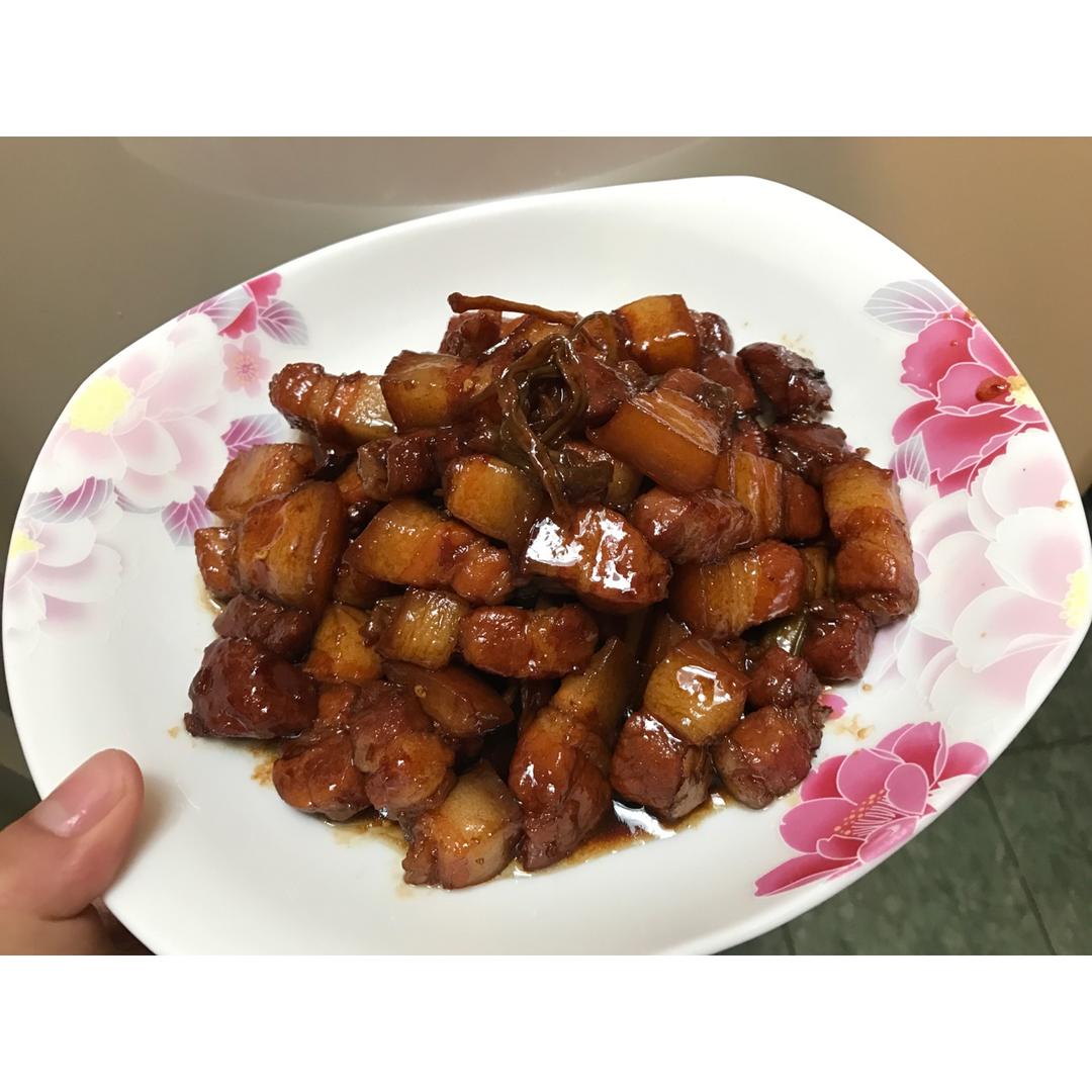 吃着碗里望着锅里的红烧肉