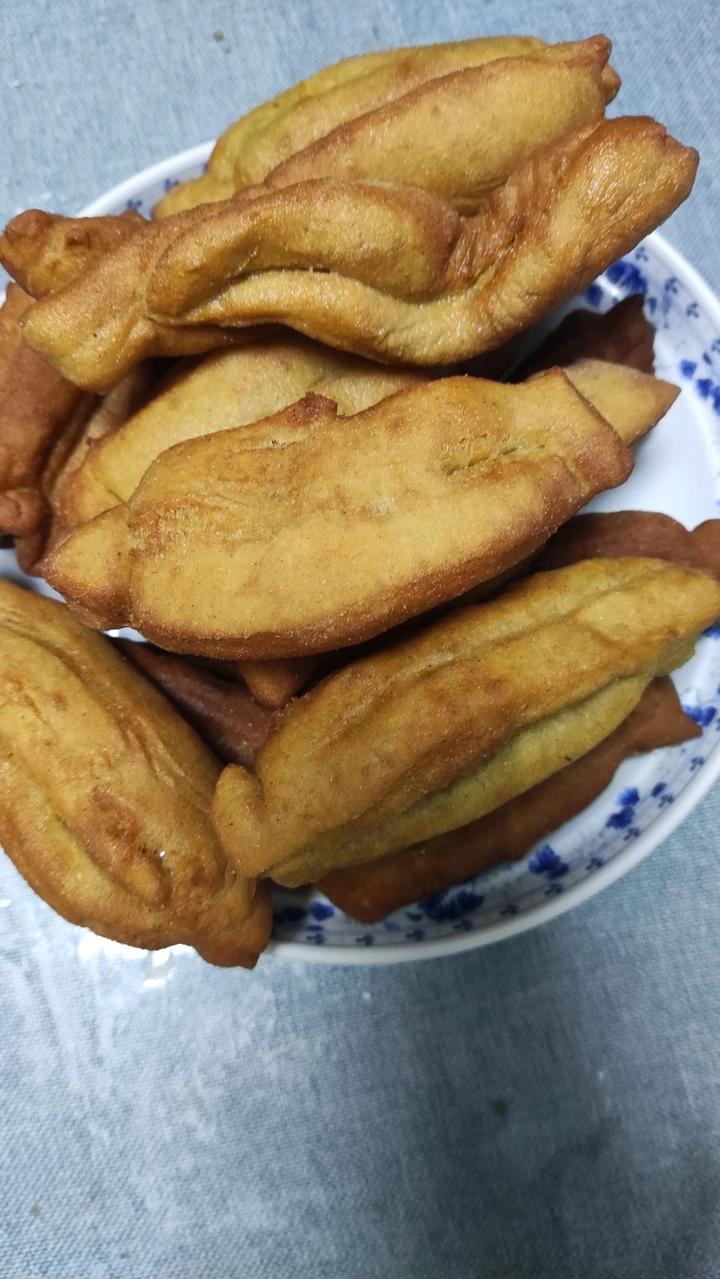 迷你空心小油条   在家做你也能成功   附细节视频