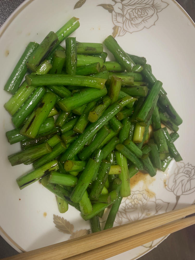 清炒早春蒜薹/蒜苔/蒜毫/蒜苗…