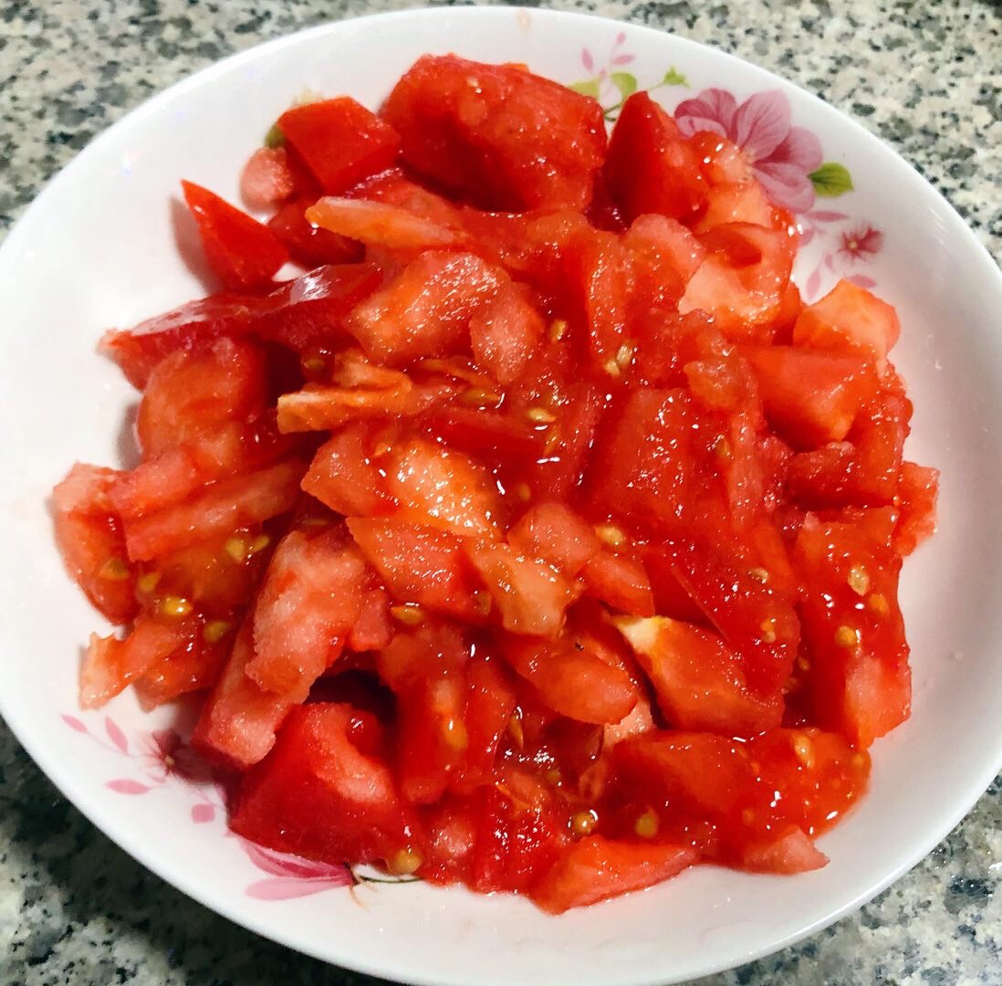西红柿炒土豆片的做法 步骤2