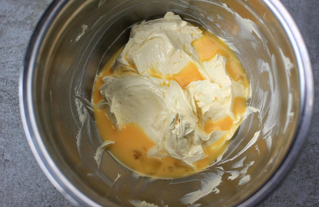 Surprise inside cake惊喜蛋糕的做法 步骤3