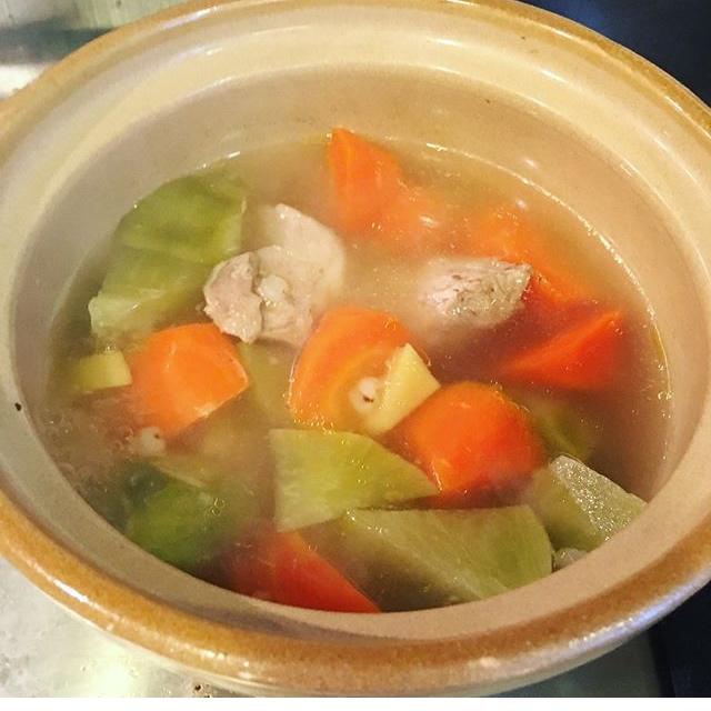 【青红萝卜粟米煲猪骨汤(润肺止咳老火汤)图片】ho爪爪_下厨房