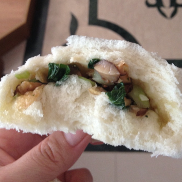 小白菜香菇香干馅儿菜包子