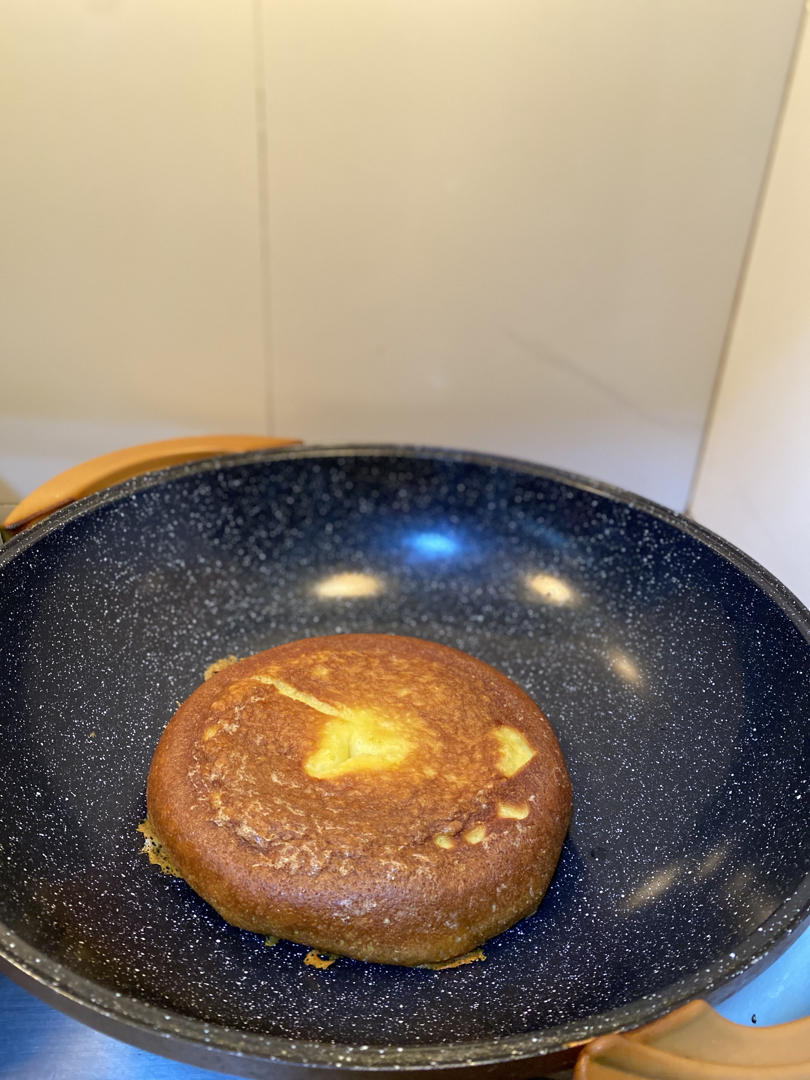 第一次做电饭锅版蛋糕，完美。