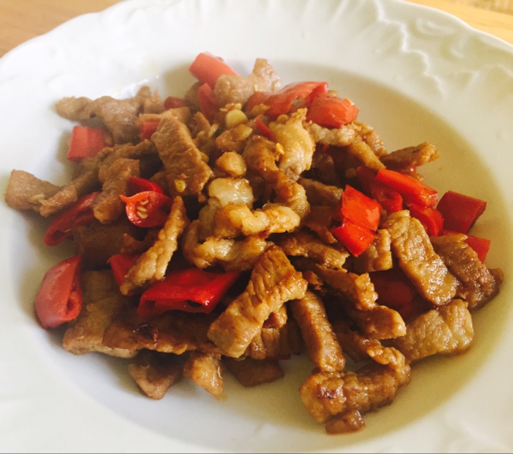 红辣椒炒肉