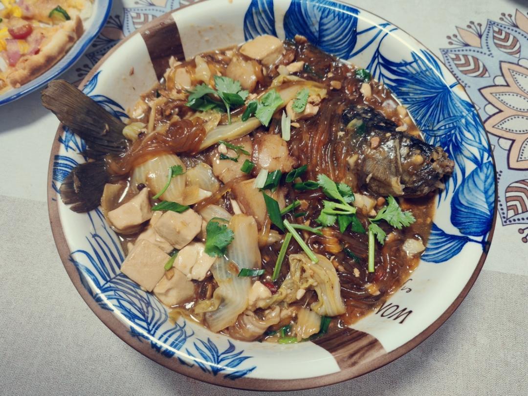 得莫利炖鱼《春江开 炖一条家乡味的开江鱼》