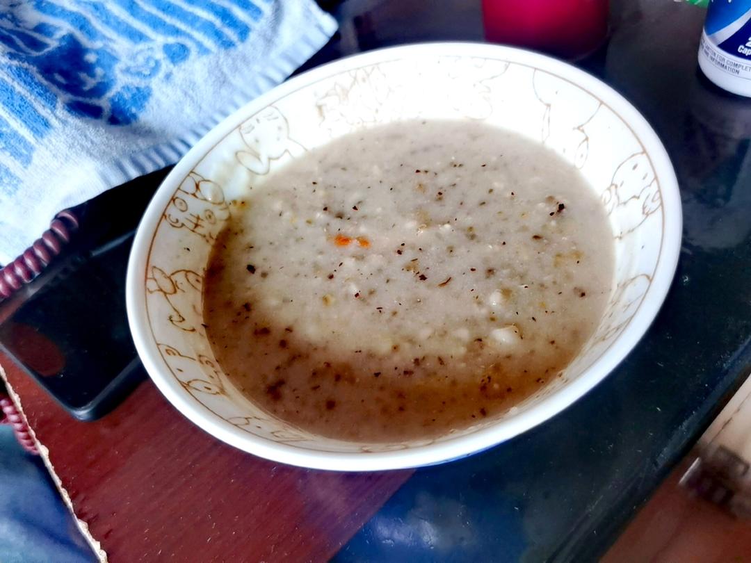 牛奶红枣燕麦粥（懒人早餐）