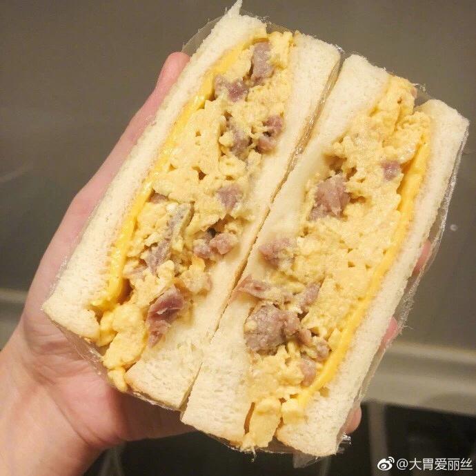 滑蛋牛肉三明治