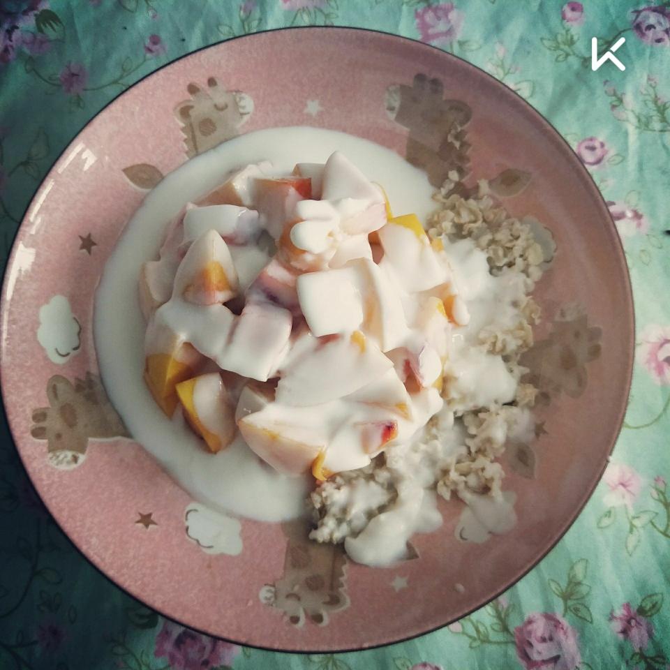 黄桃燕麦酸奶