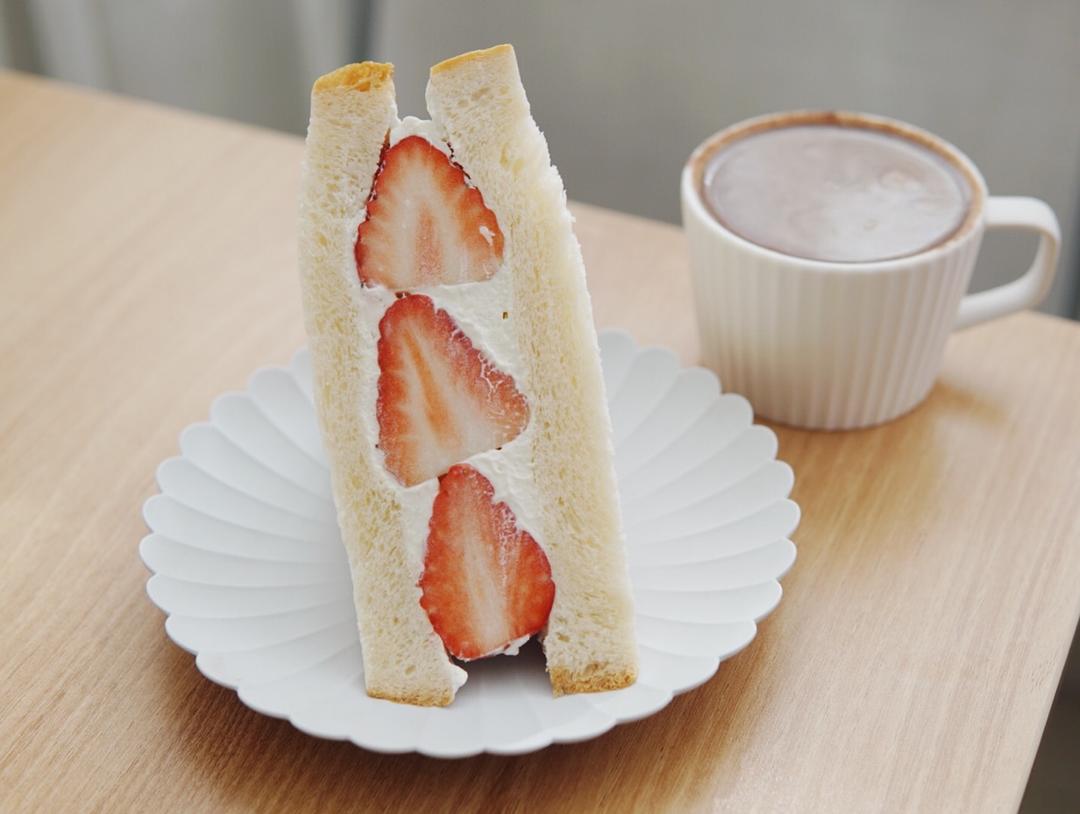 奶油水果三明治