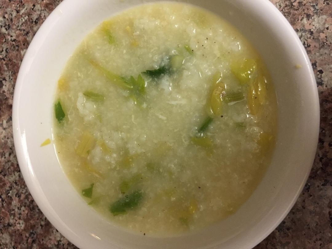 牛肉芹菜蛋花粥