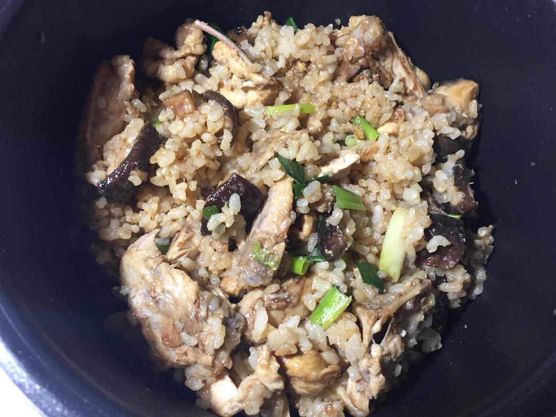 香菇滑鸡焖饭