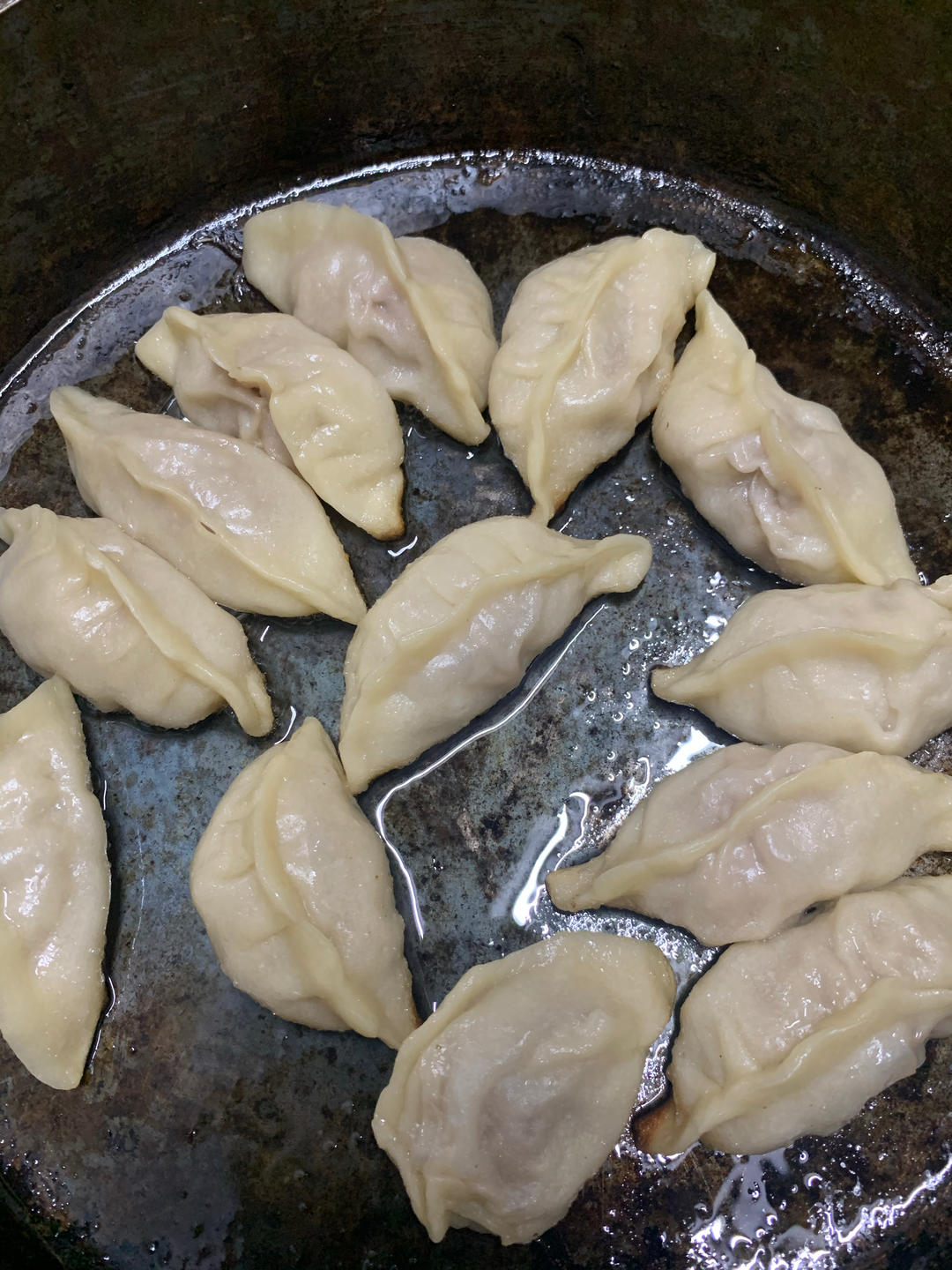 黄金脆底鲜肉锅贴