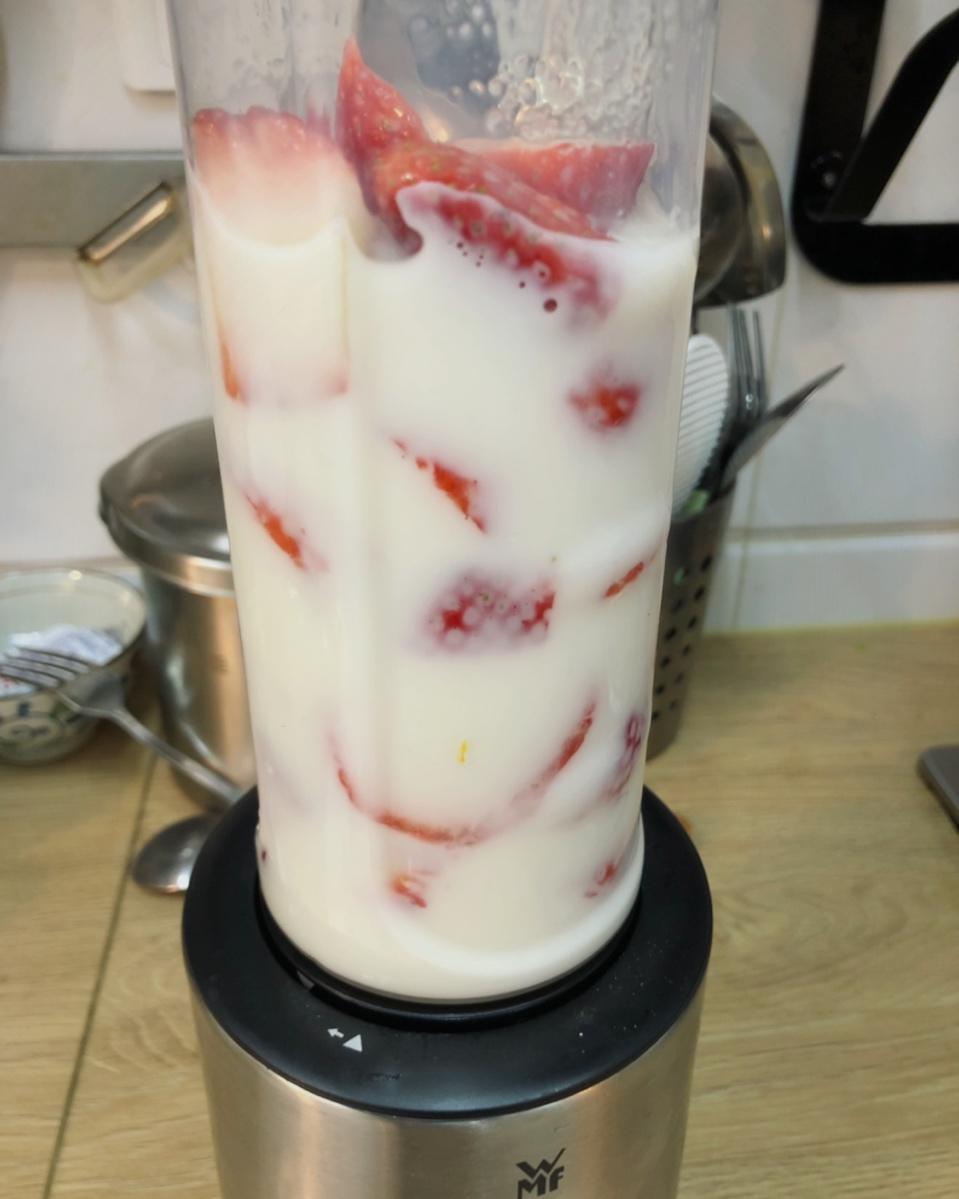 草莓蜂蜜奶昔