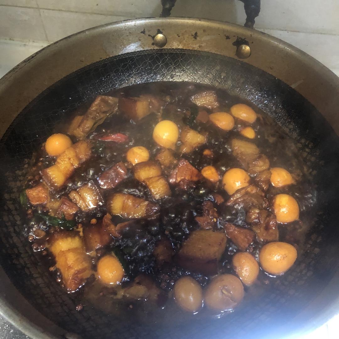 加了鹌鹑蛋后，这盘红烧肉，美味的逆天啦——鹌鹑蛋烧肉（孔瑶食谱）