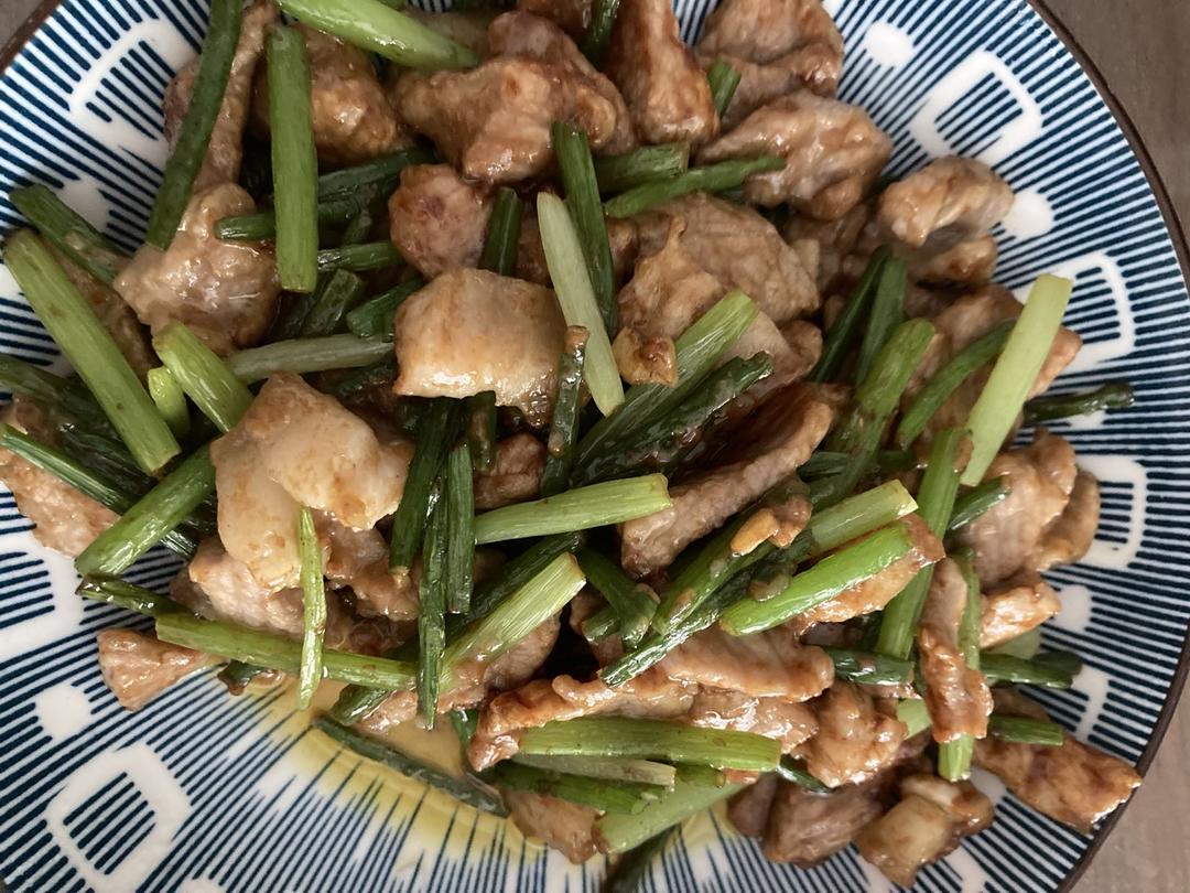 简单易做的下饭菜－蒜苔炒肉