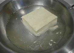 培根酿豆腐的做法 步骤1