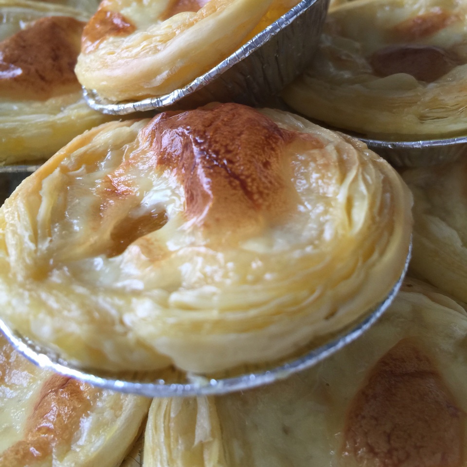 不用千层酥皮也能做出美味蛋挞【港式蛋挞】