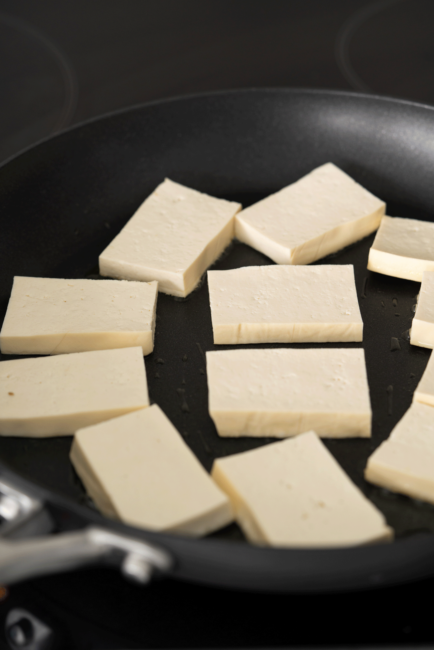 豆腐吃过那么多，还是觉得这做法加这个酱最值得试！的做法 步骤3