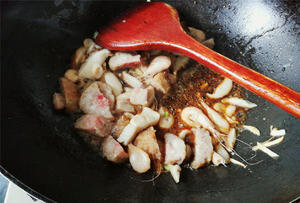 鲜虾白菜香菇烩年糕的做法 步骤5