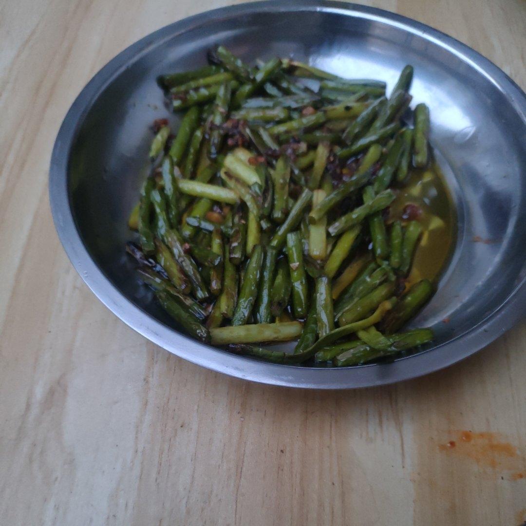 做法简单又下饭的炒蒜苔❗️