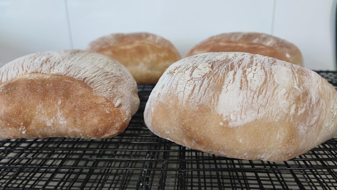 恰巴塔面包  Ciabatta