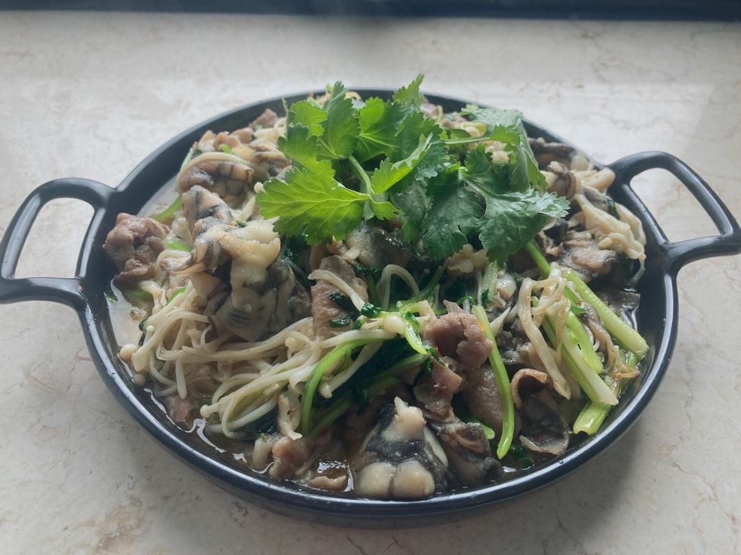 爆炒金针菇羊肉卷
