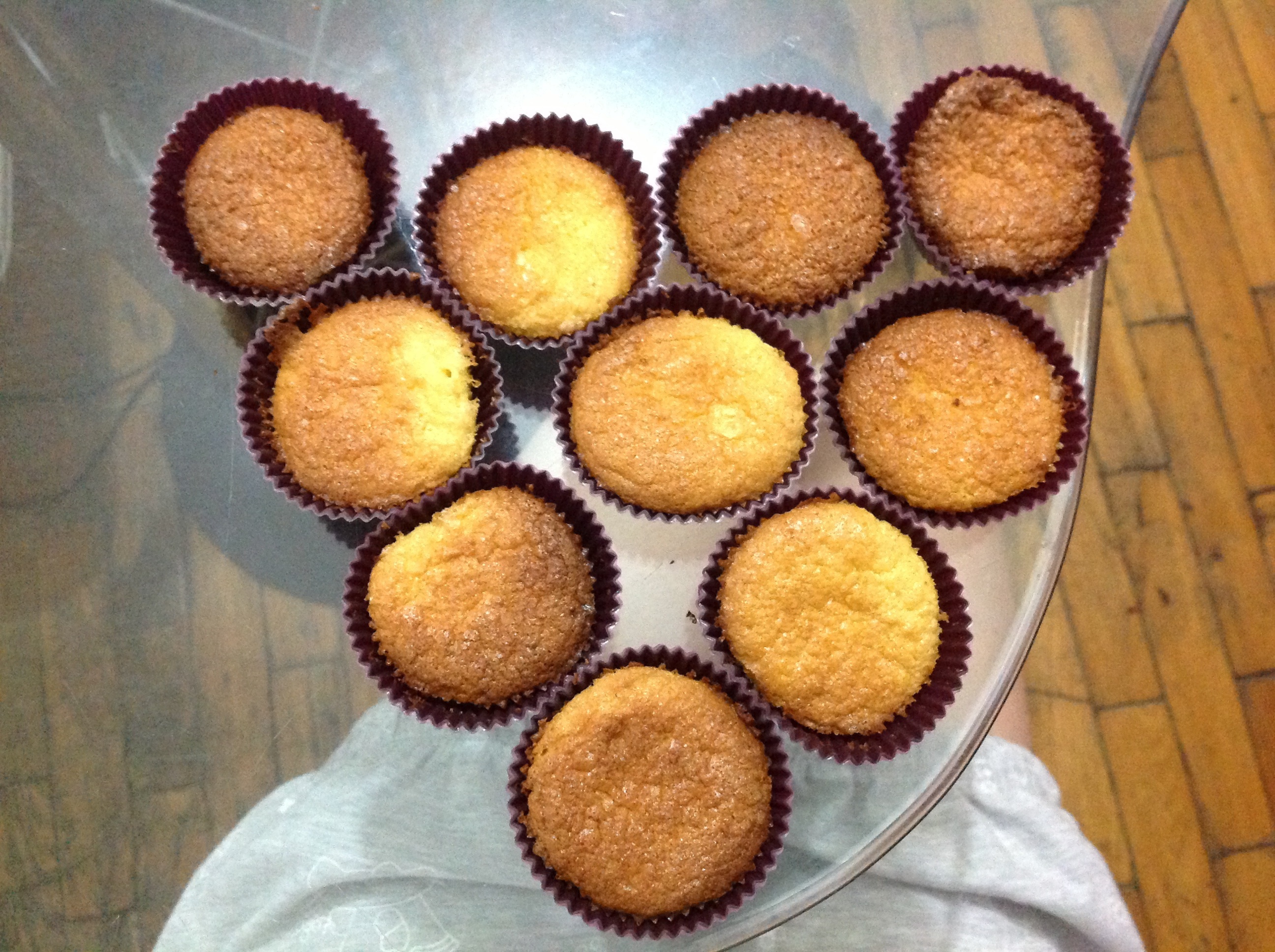 嗨张小娆做的奶香迷你蛋糕仔