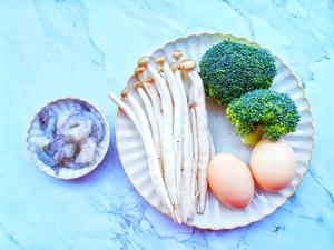 西兰花虾仁菌菇汤的做法 步骤10