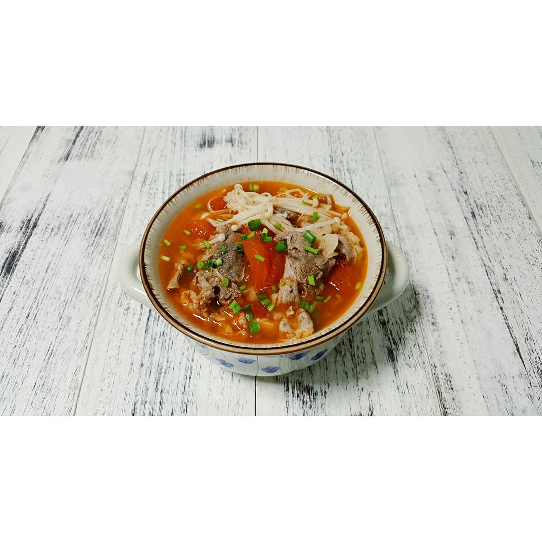 金针菇肥牛番茄锅