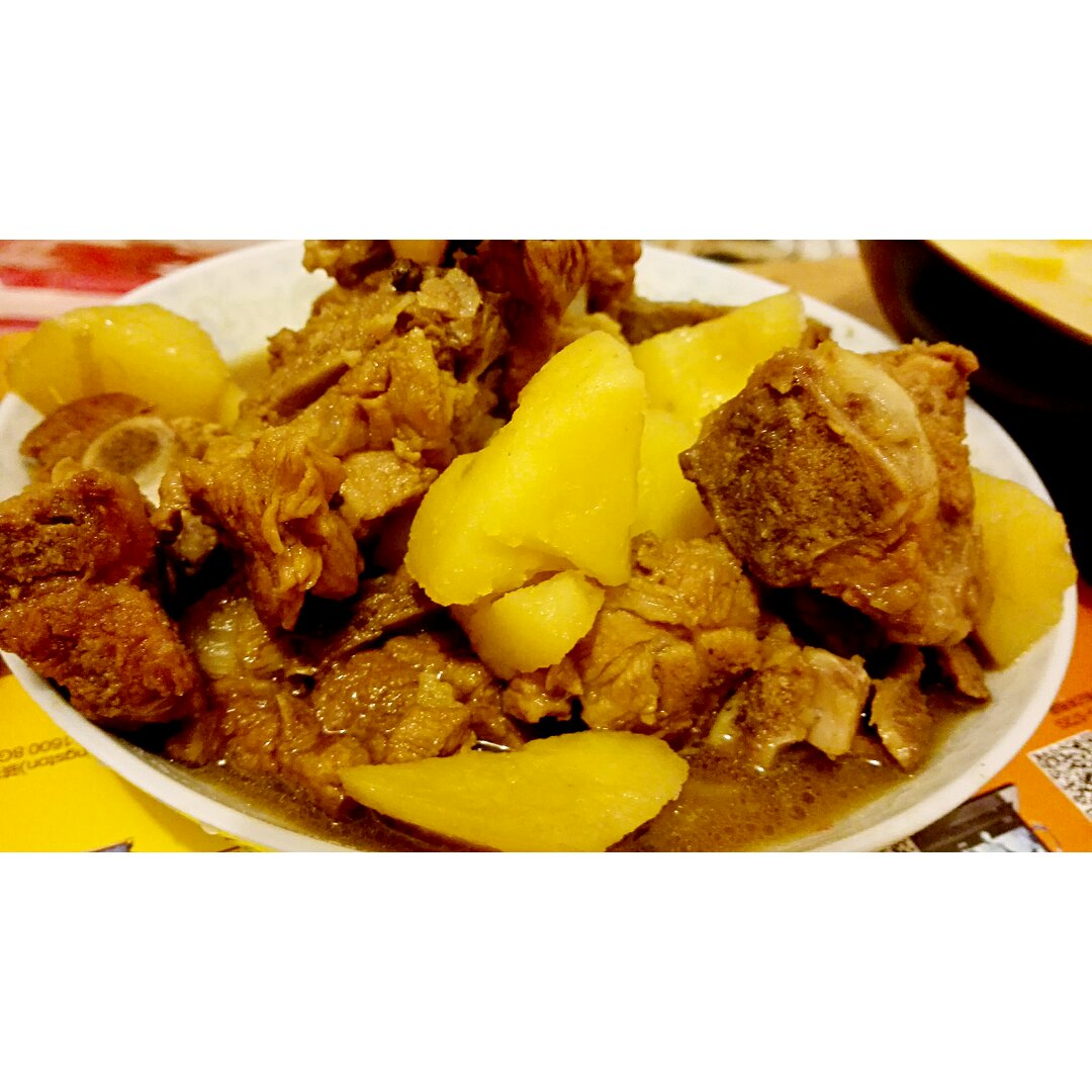 土豆焖脊骨