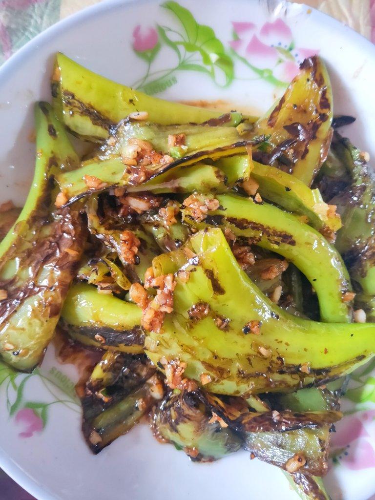 清爽蒜泥干锅鸡脚排骨
