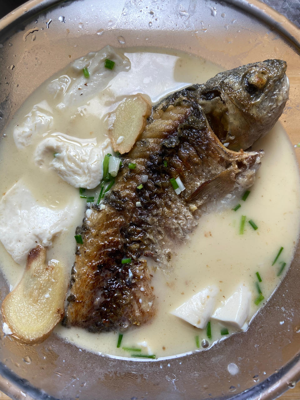 奶白鲫鱼豆腐汤|一条鱼最后的温柔