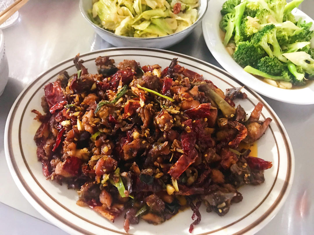 新疆柴窝堡辣子鸡（跟饭馆没差别）