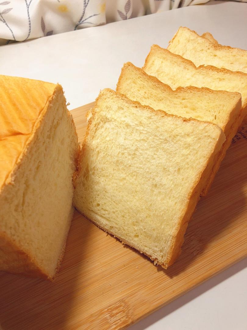 散过指缝的阳光做的水合法特级炼乳棉白吐司