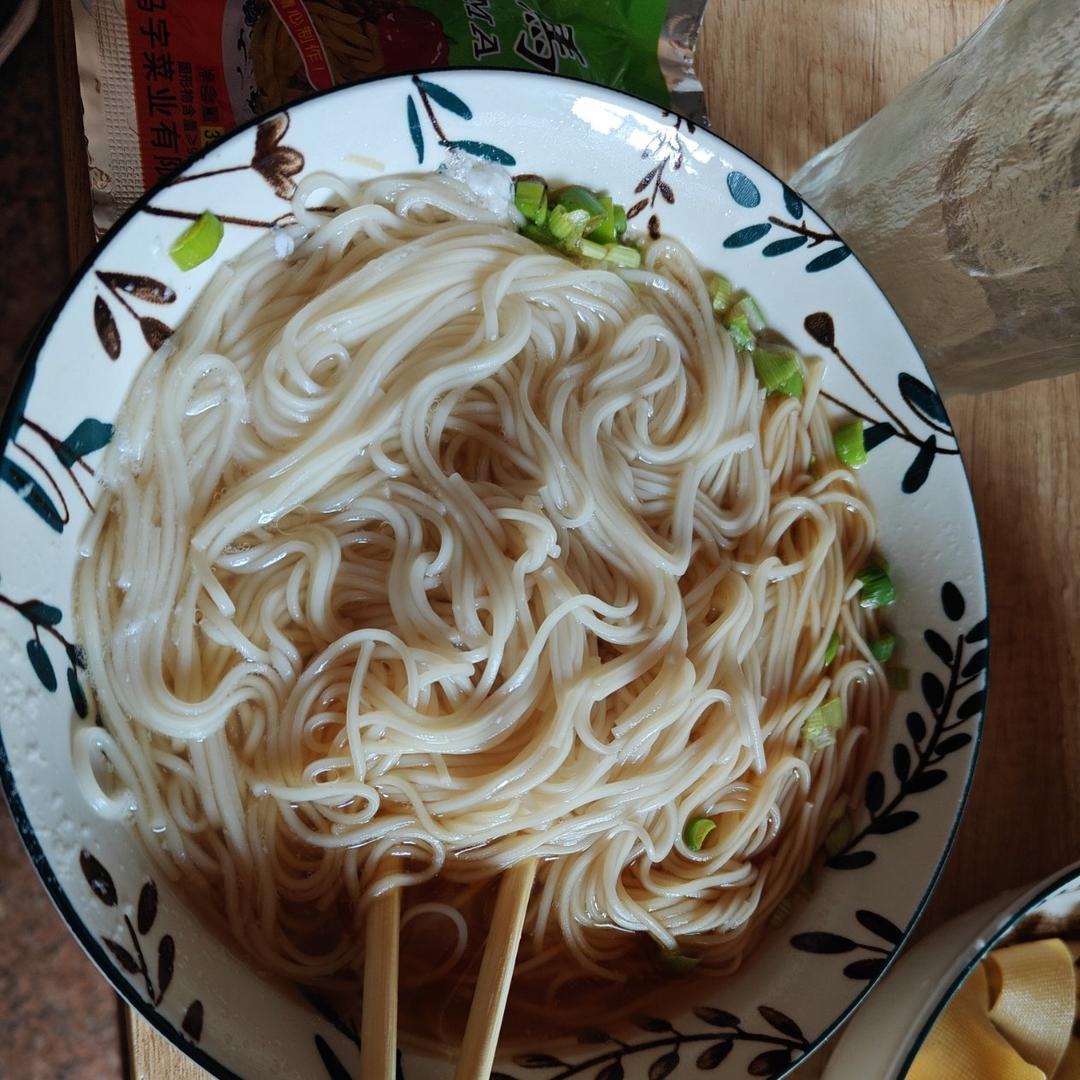 我的一人食：酸汤挂面