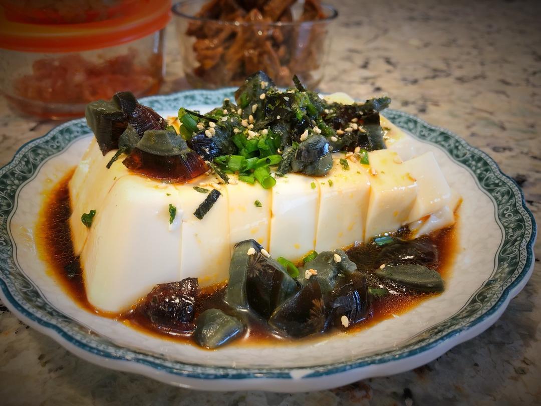 皮蛋拌豆腐